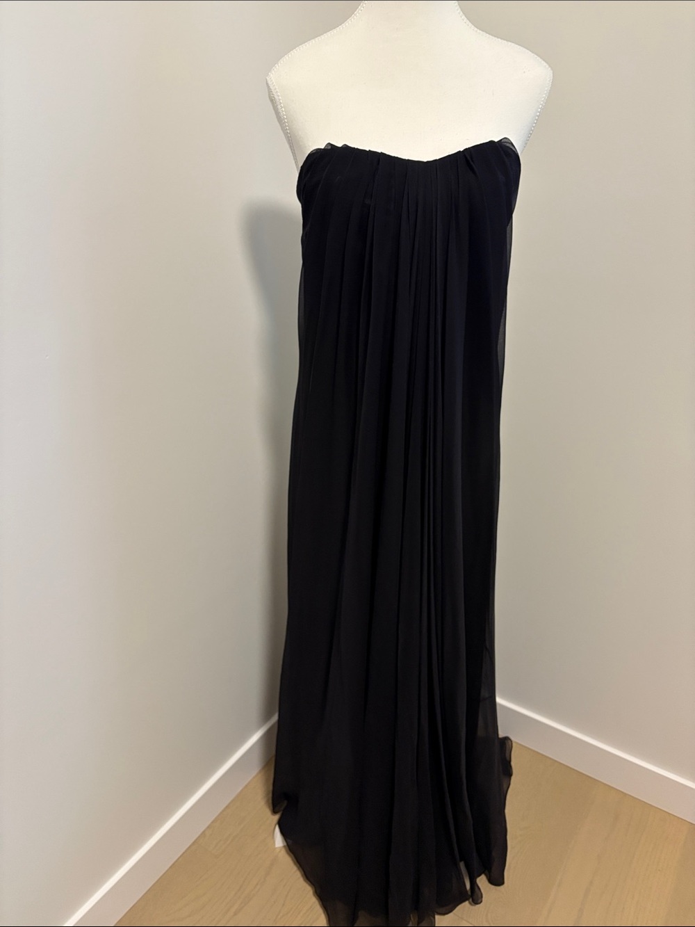 Elie Tahari Black Strapless Pleated Maxi Dress
